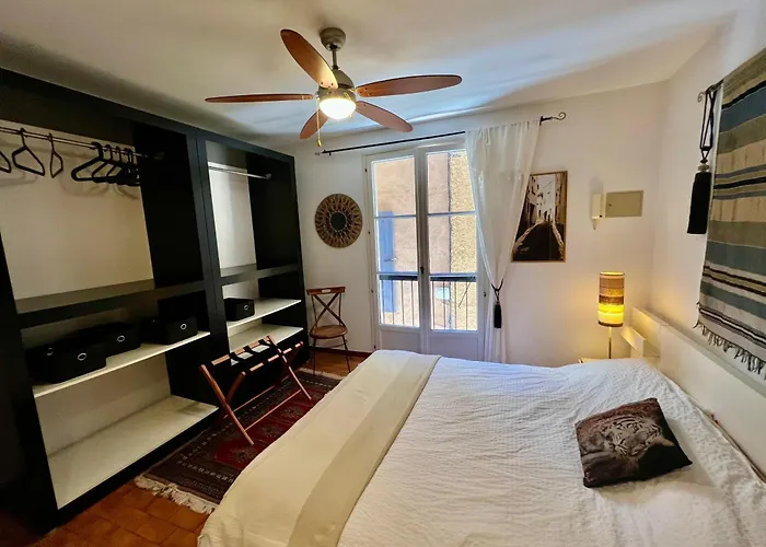 Maison Des Remparts بيت للعطل Céret
